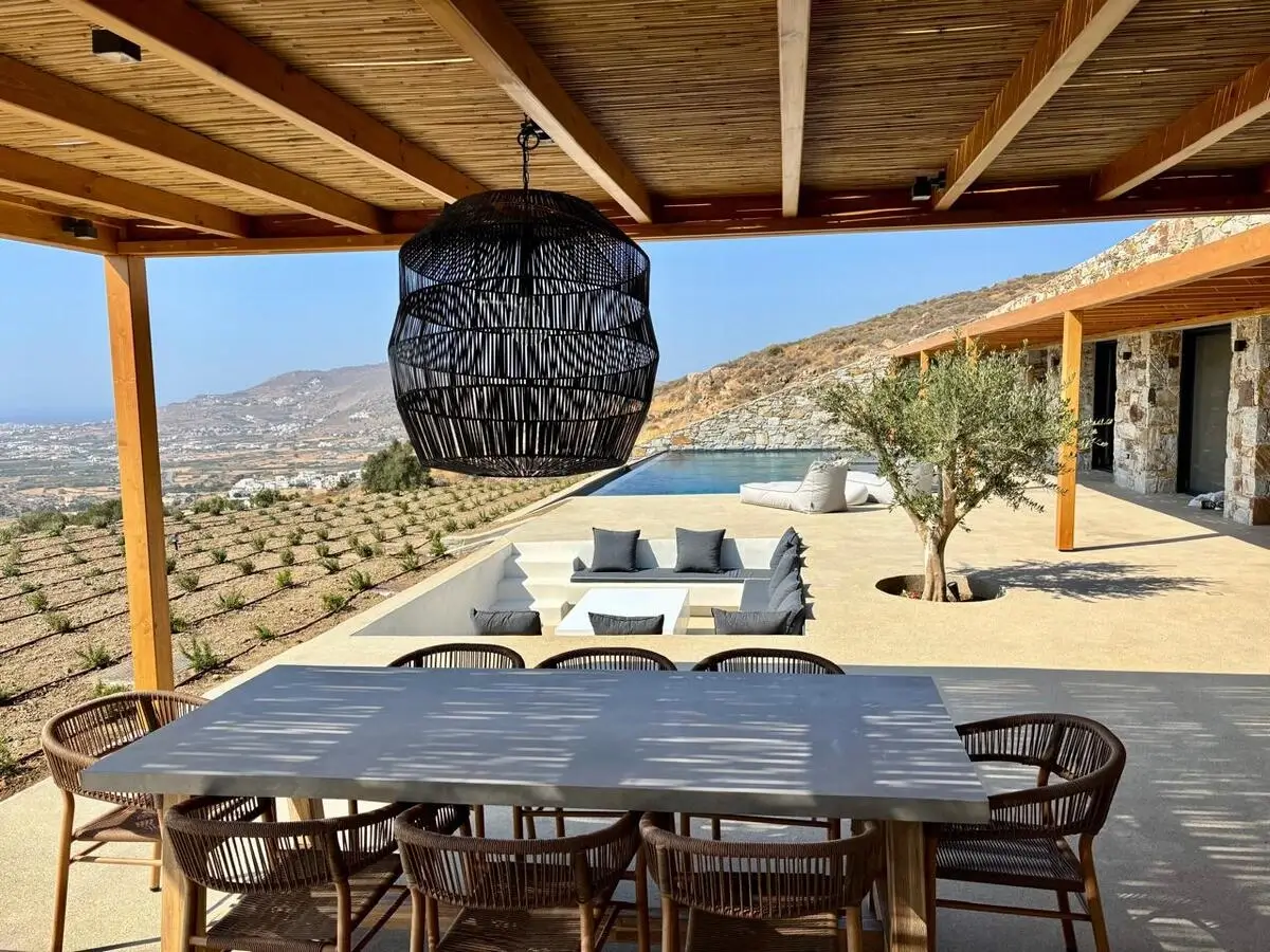 Dining in the Breeze